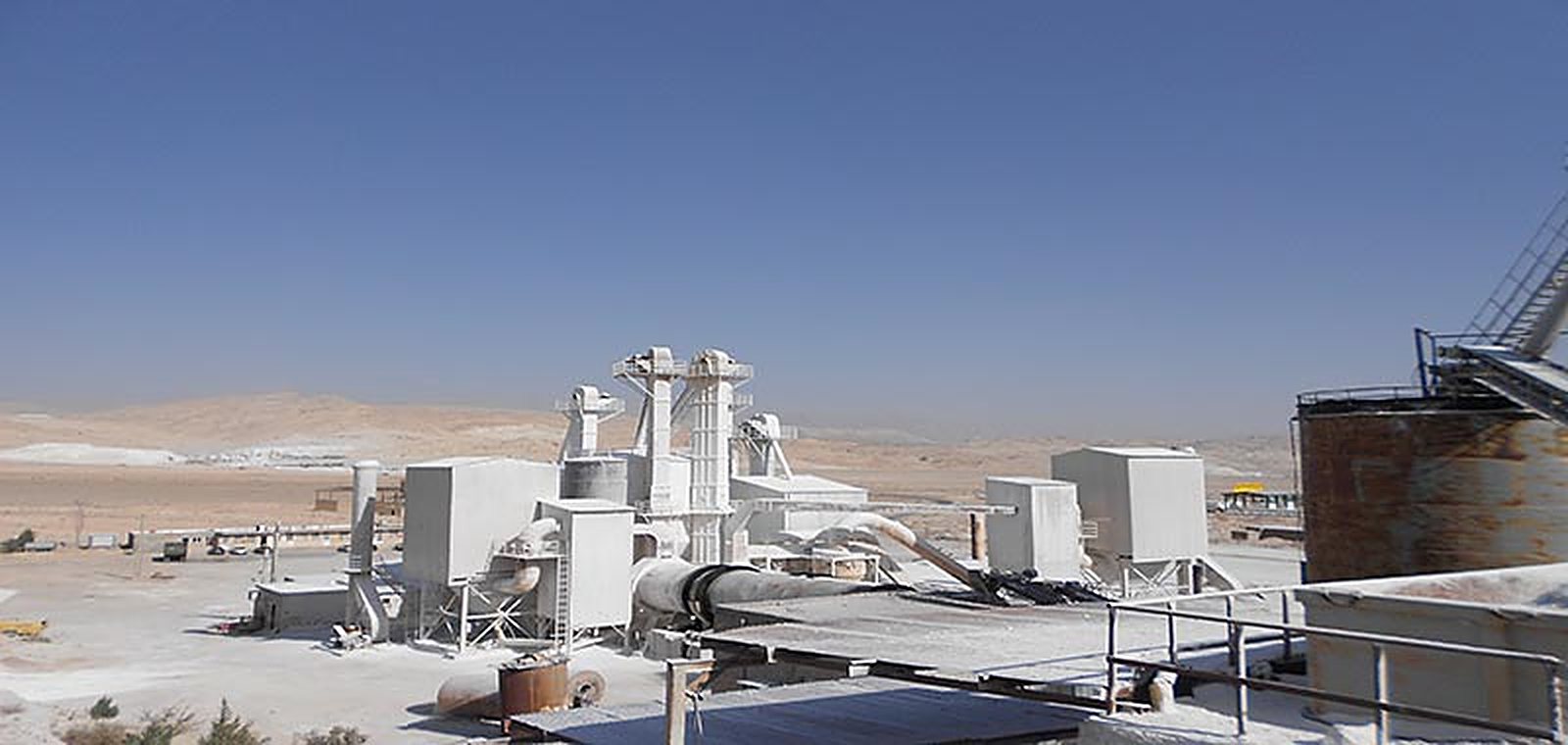 خط تولید و آسیاب گچ در کارخانه